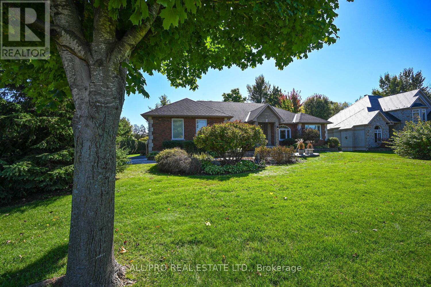 1238 Tintern Drive W