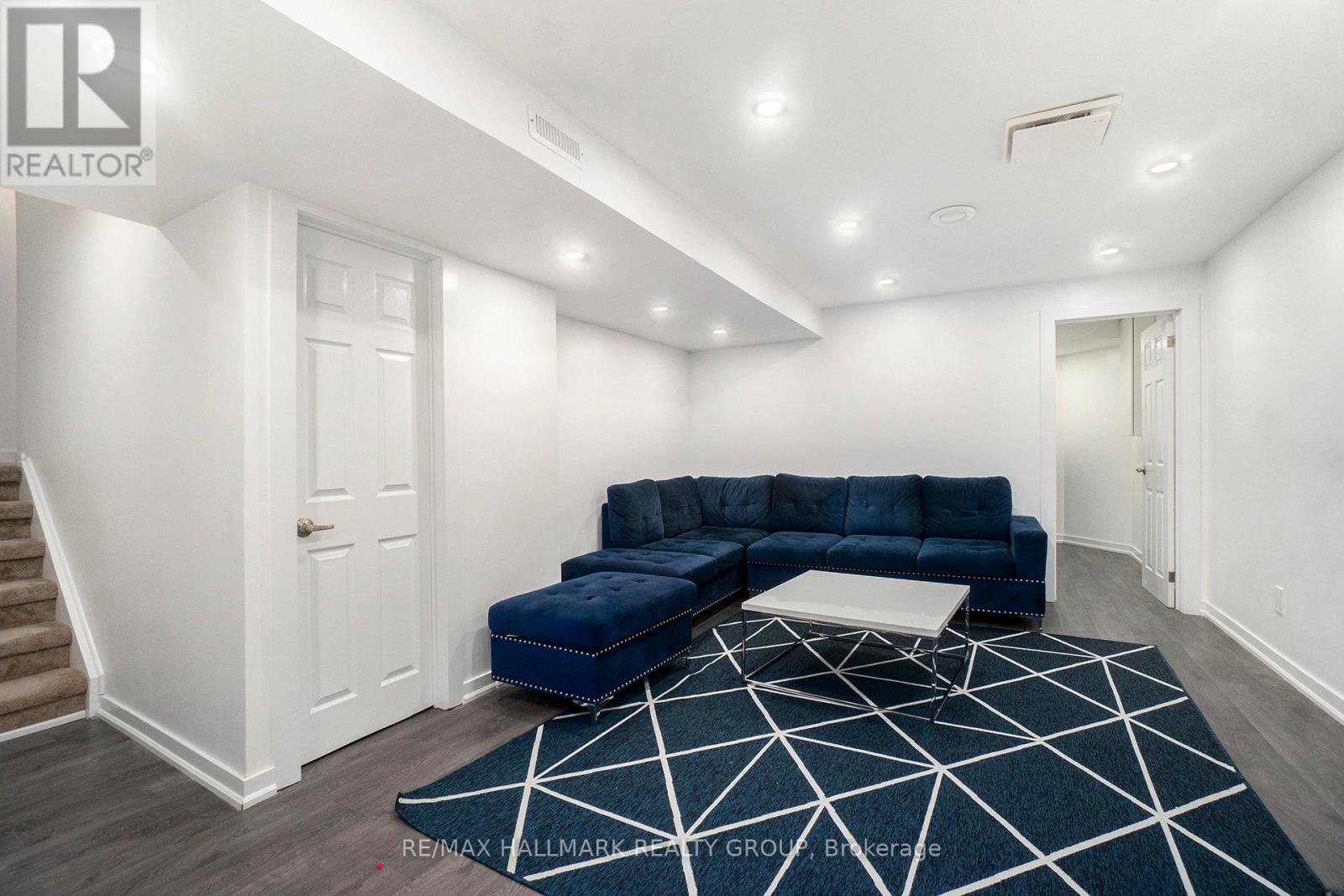 32 - 3017 Victoria Heights Crescent