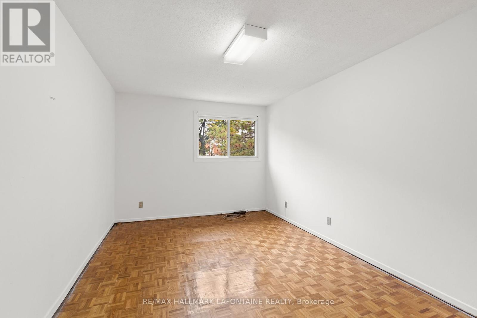 190 - 125 The Rockery Private