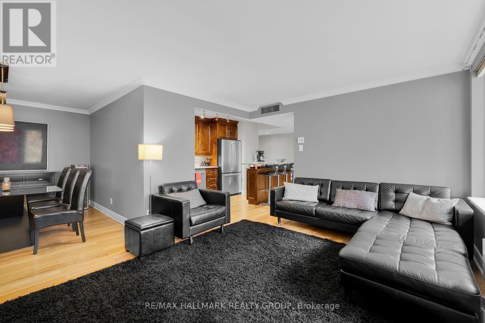 402 - 470 Laurier Avenue W