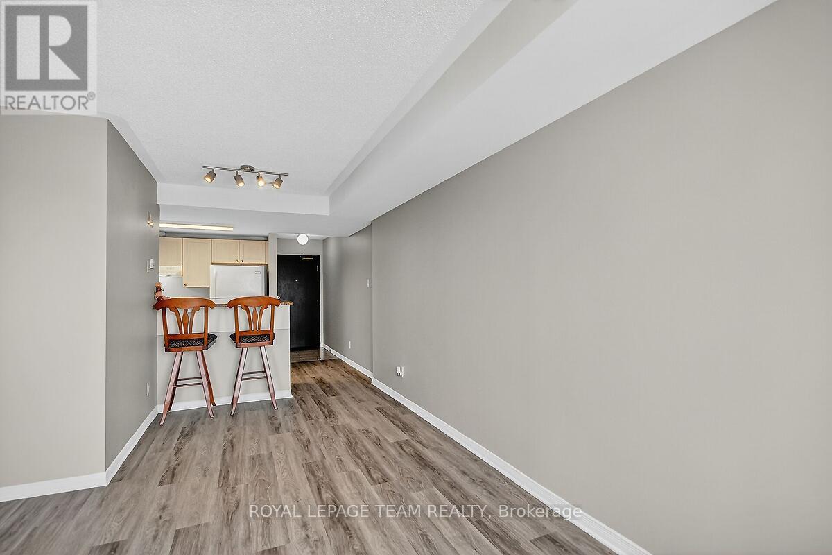 8f - 310 Central Park Drive