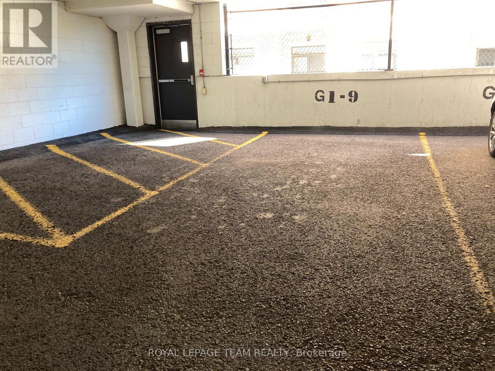 8f - 310 Central Park Drive