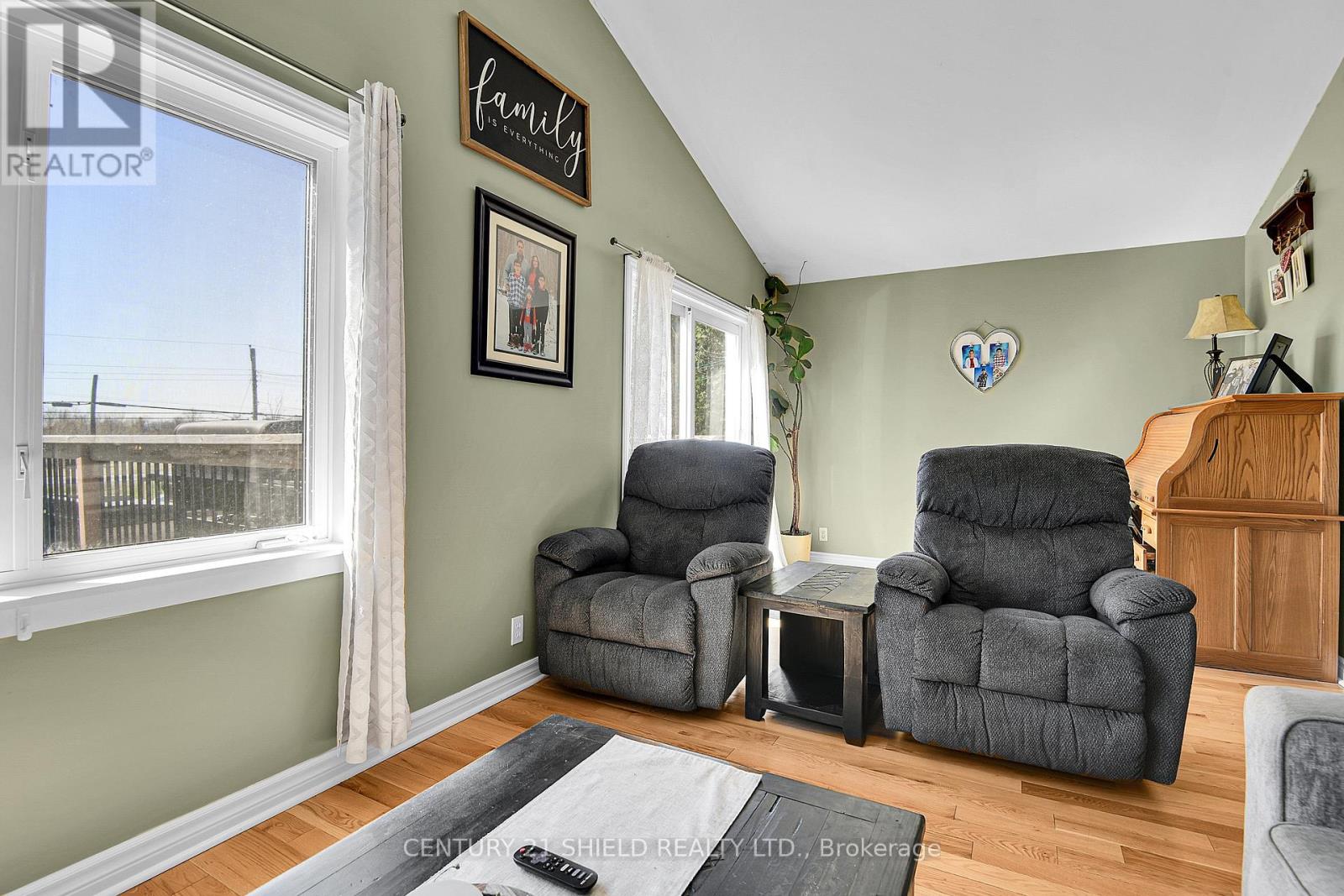 38 St Lawrence Street