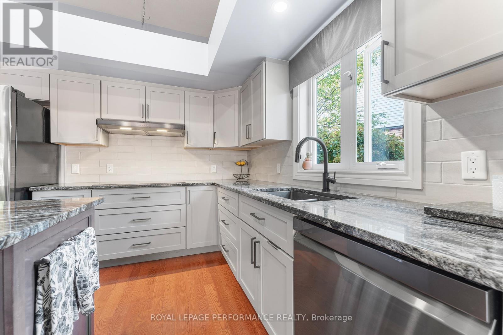 48 Settler's Ridge Way