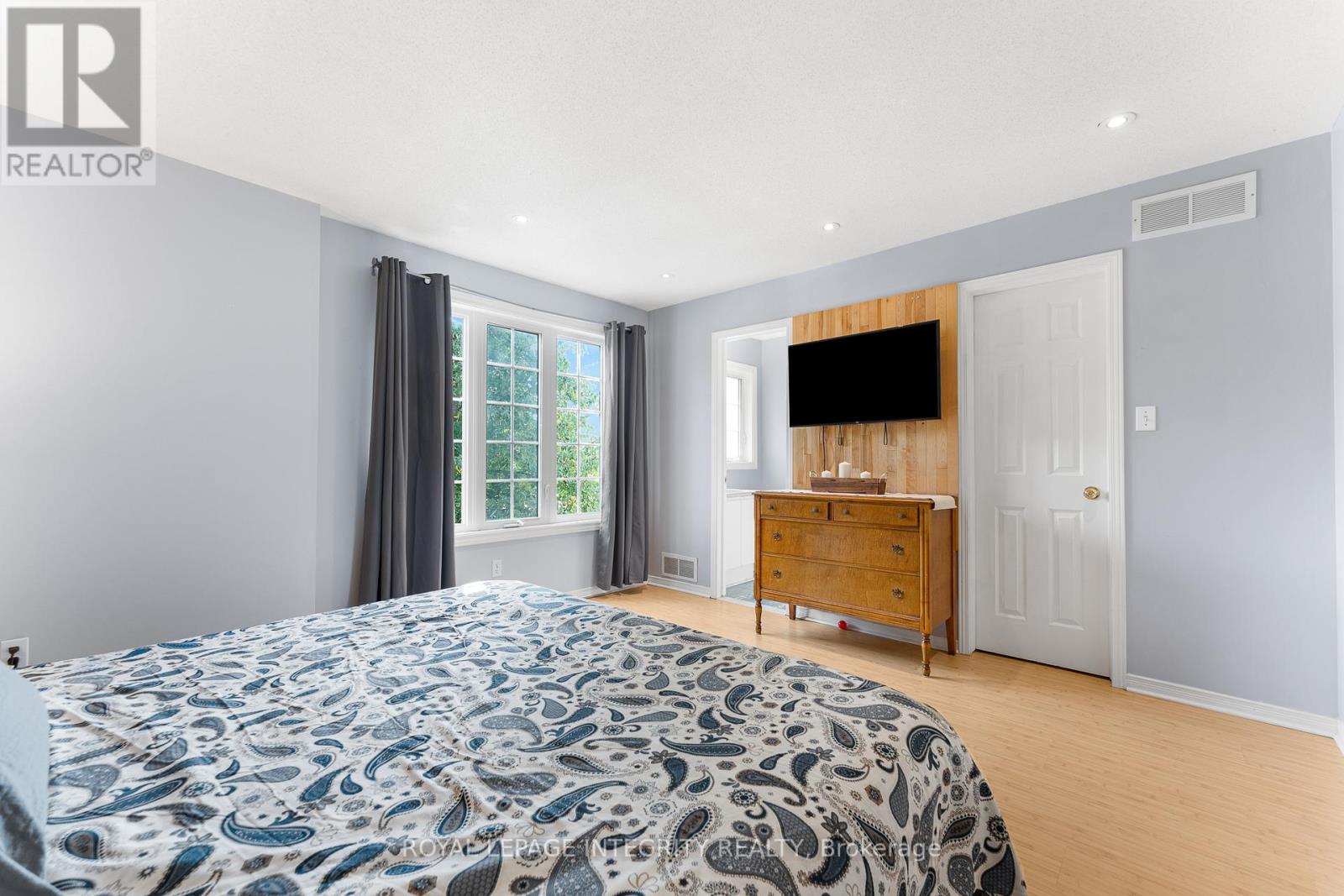 5 Banchory Crescent
