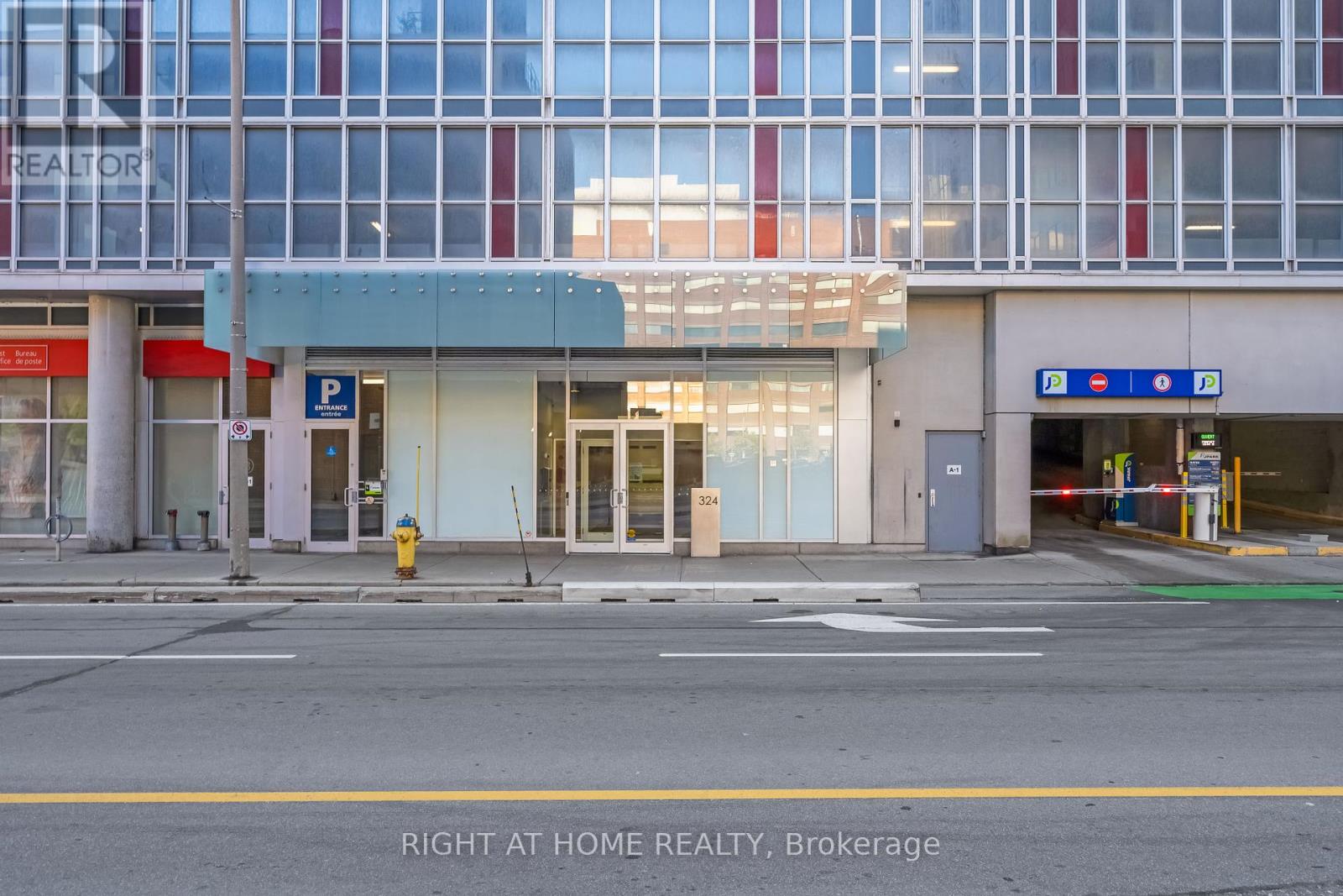 2010 - 324 Laurier Avenue W