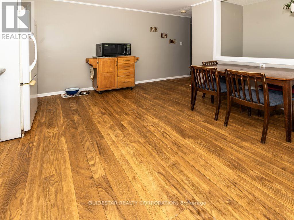 1324 Rainbow Crescent