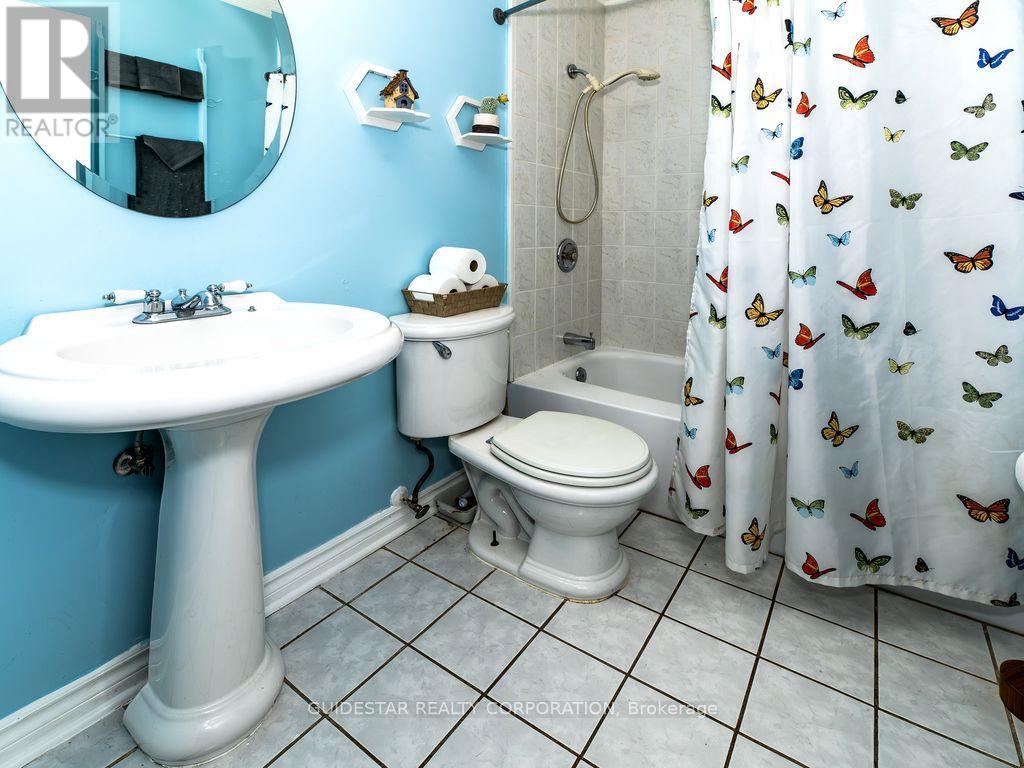 1324 Rainbow Crescent