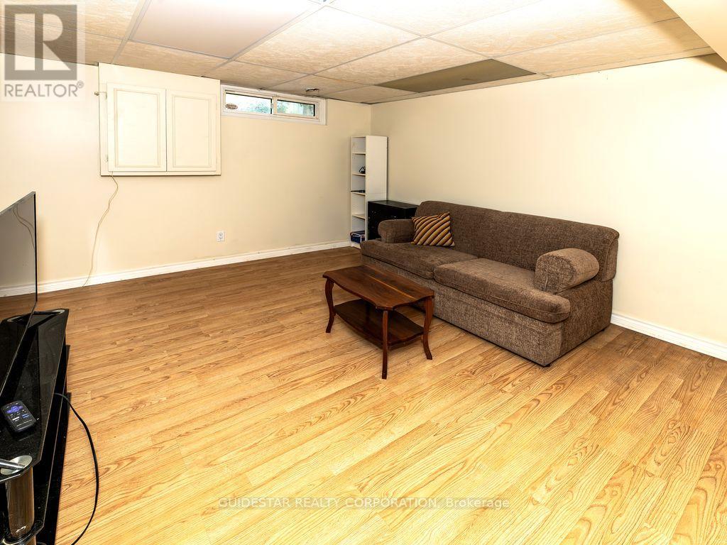 1324 Rainbow Crescent