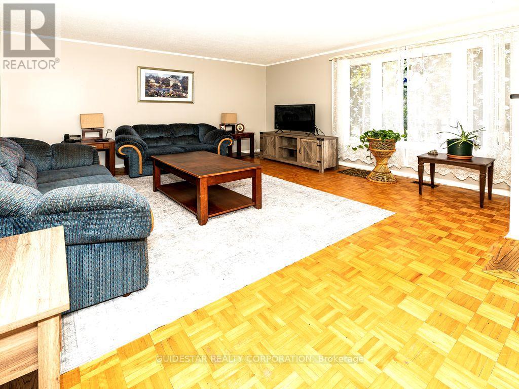 1324 Rainbow Crescent