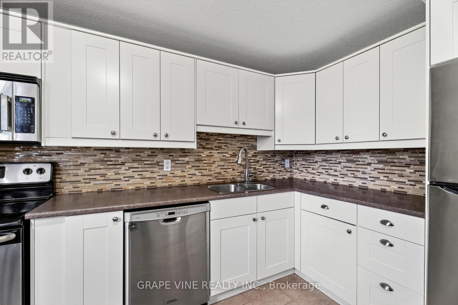 61 - 34 Sherway Drive