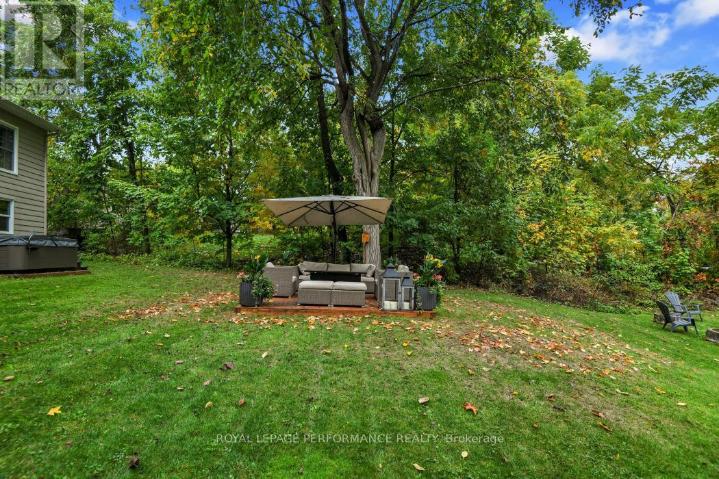 5583 Manotick Main Street