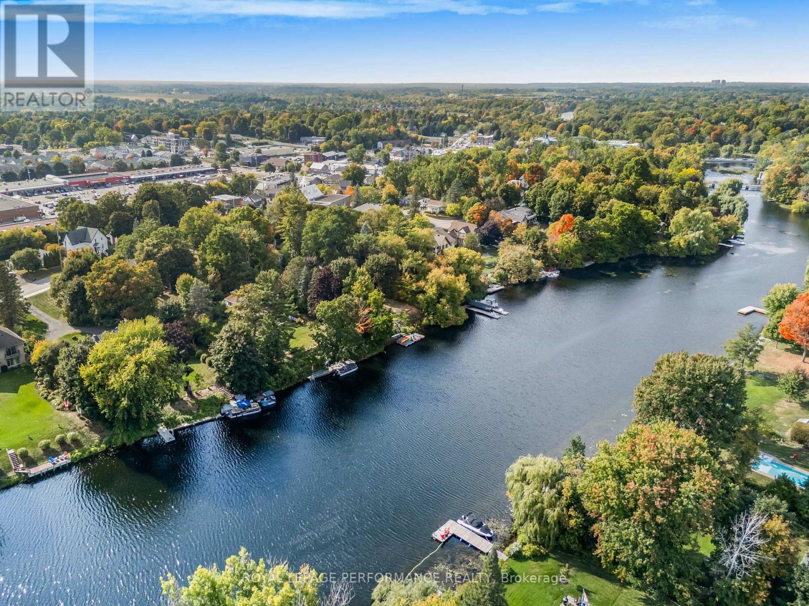 5583 Manotick Main Street