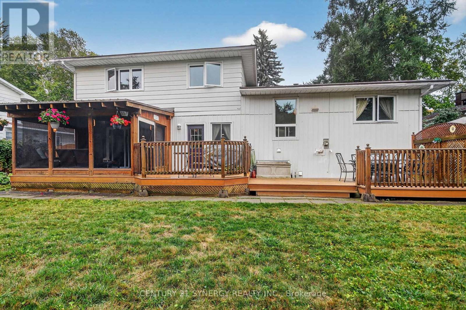 7 St Remy Drive
