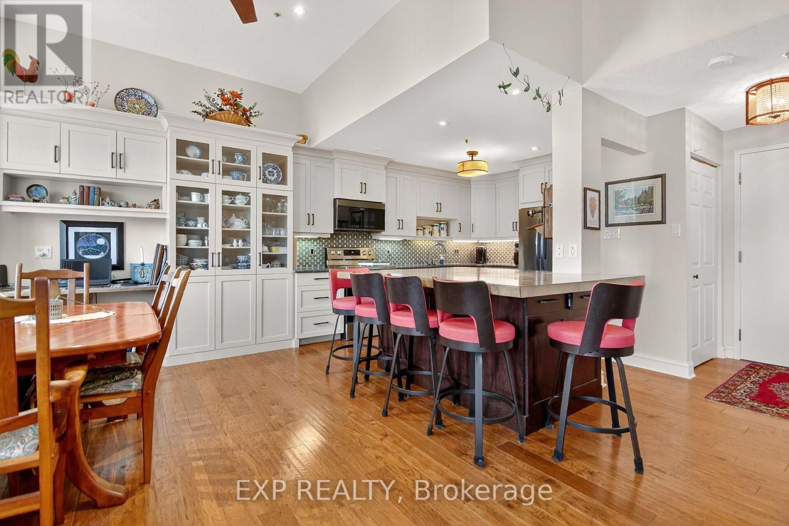 408 - 1 Rosamond Street E