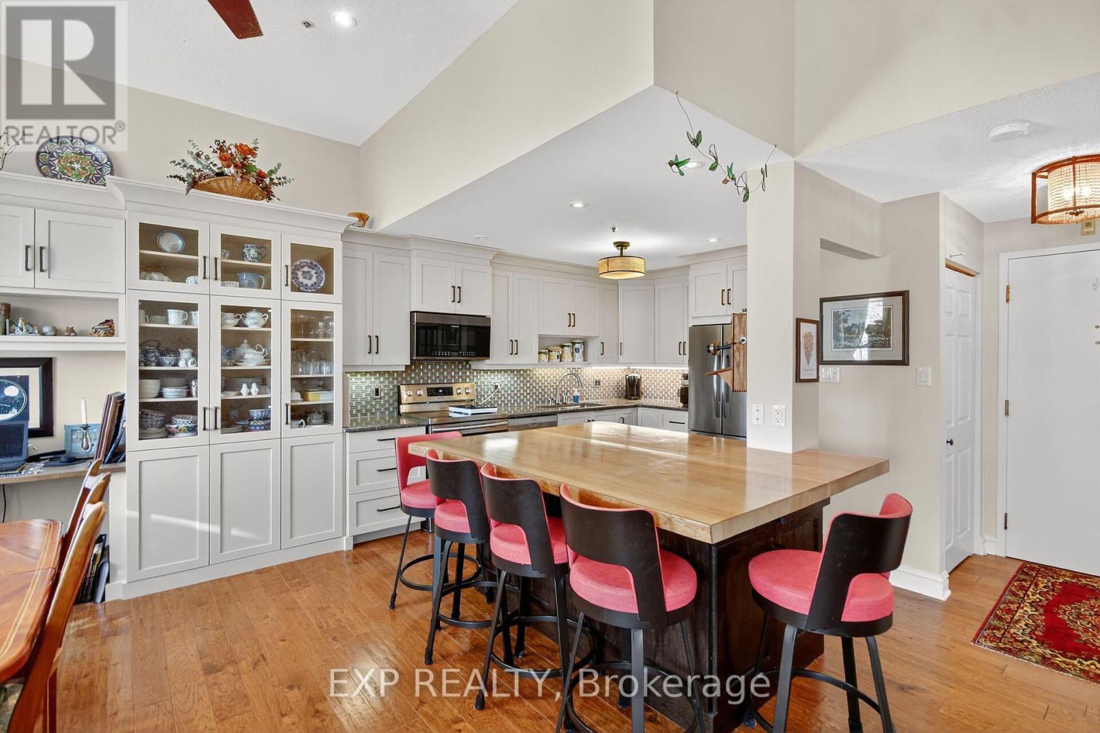 408 - 1 Rosamond Street E