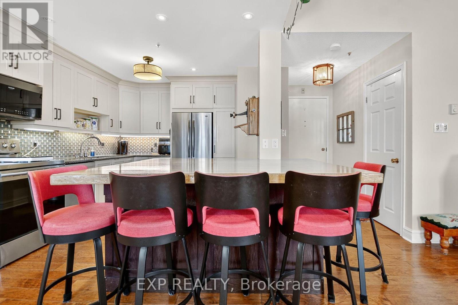 408 - 1 Rosamond Street E