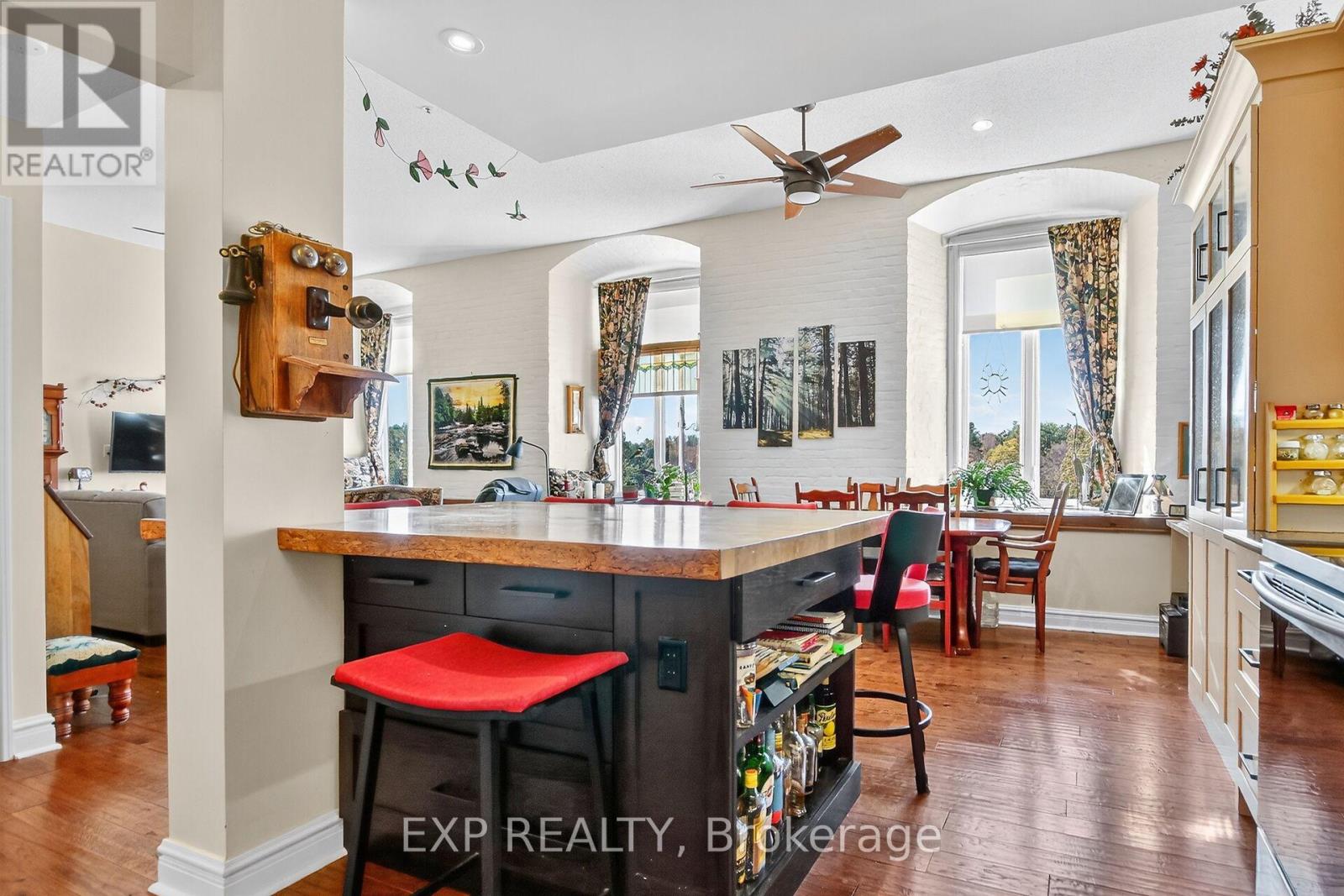408 - 1 Rosamond Street E