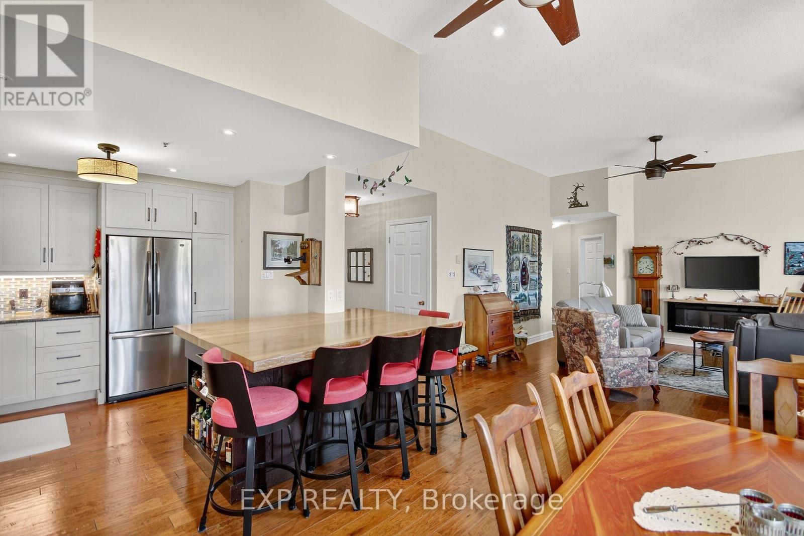 408 - 1 Rosamond Street E