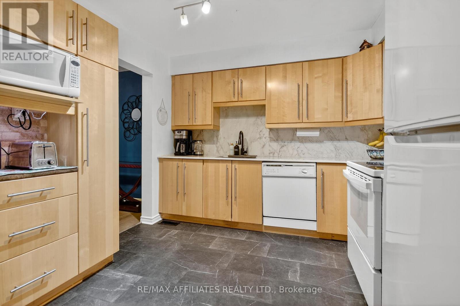 17 - 73 Clarkson Crescent
