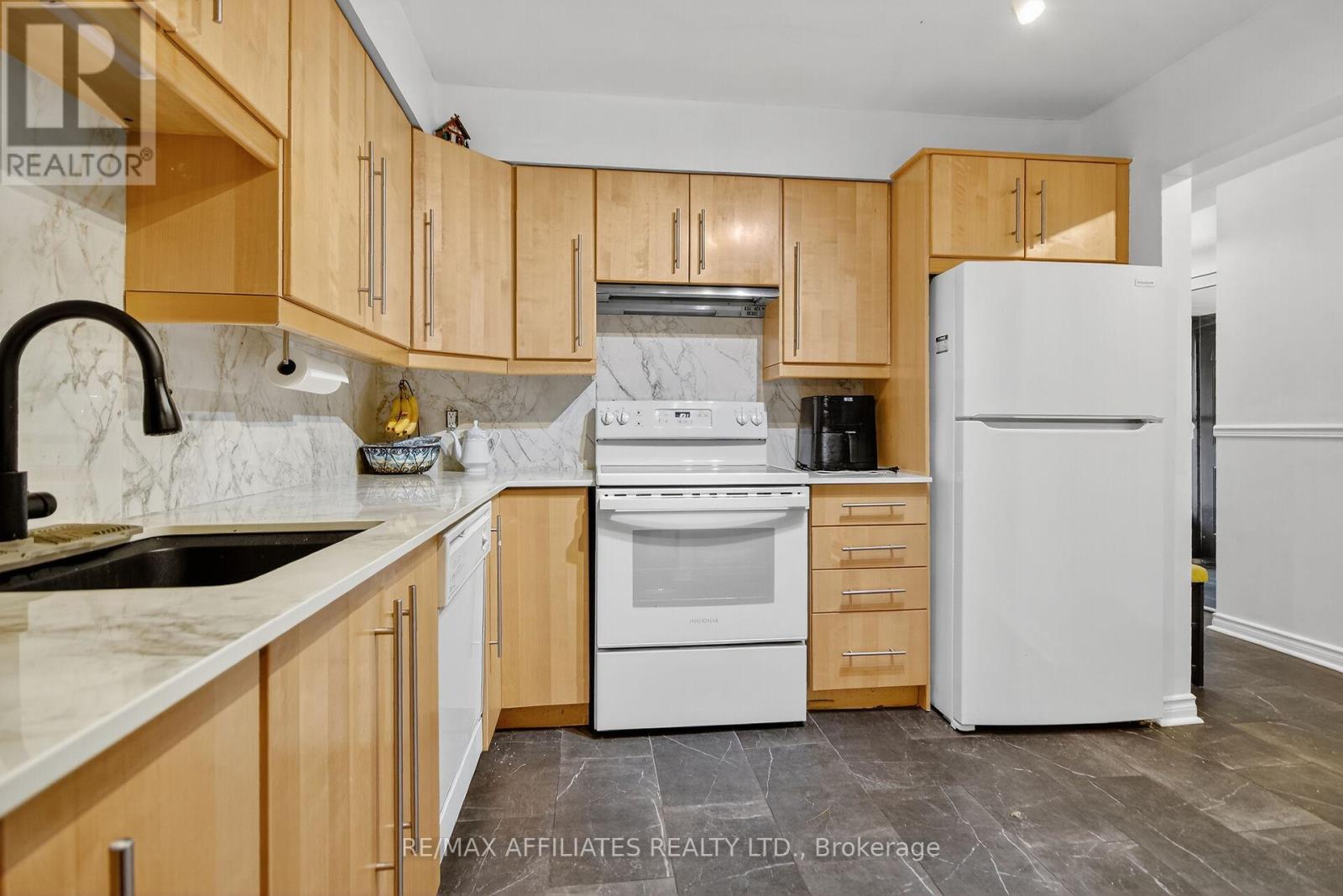 17 - 73 Clarkson Crescent