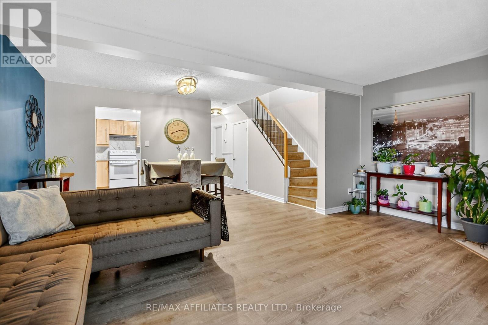 17 - 73 Clarkson Crescent
