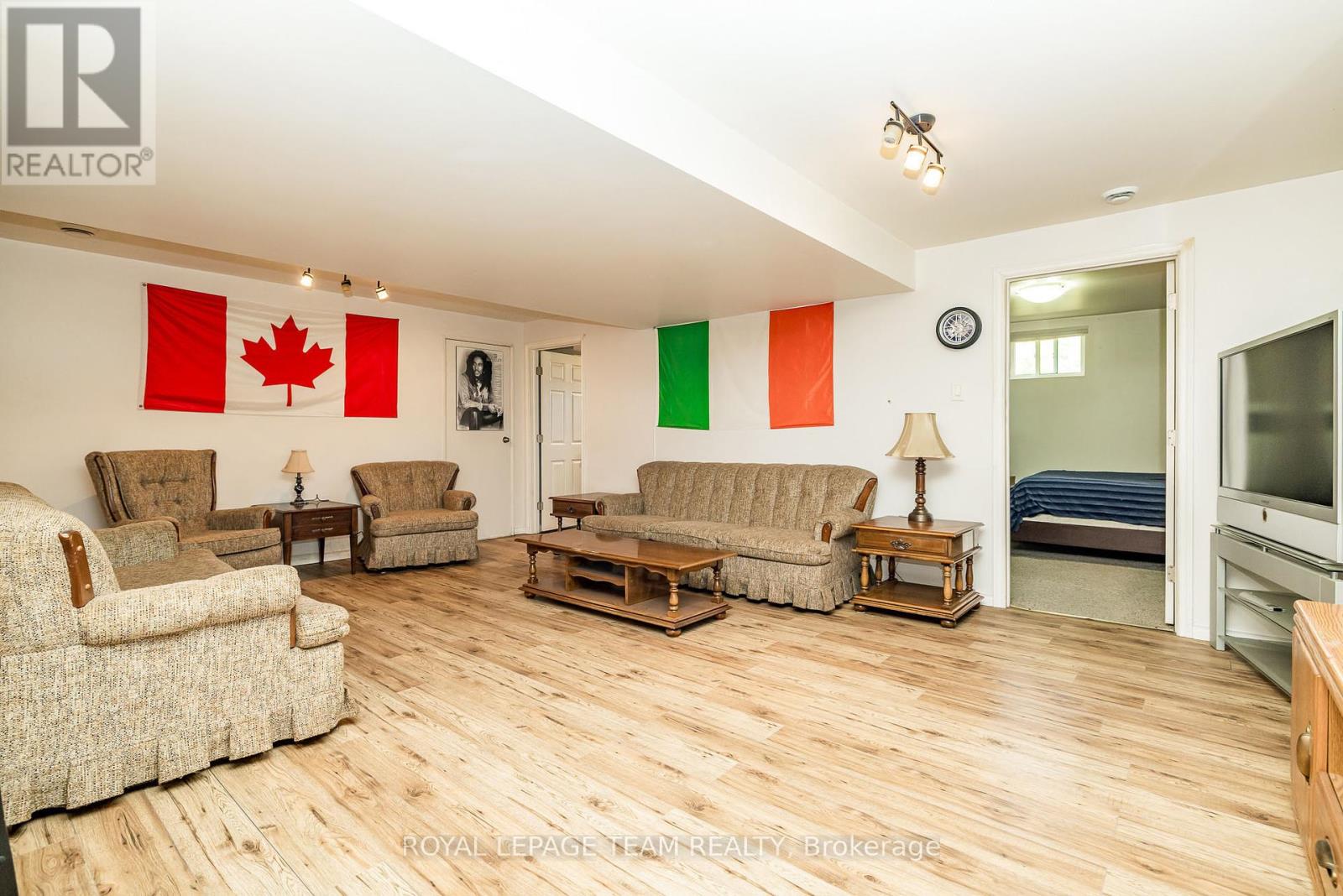 1234 Kinburn Side Road