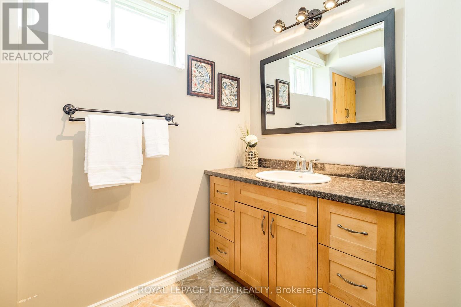 1234 Kinburn Side Road