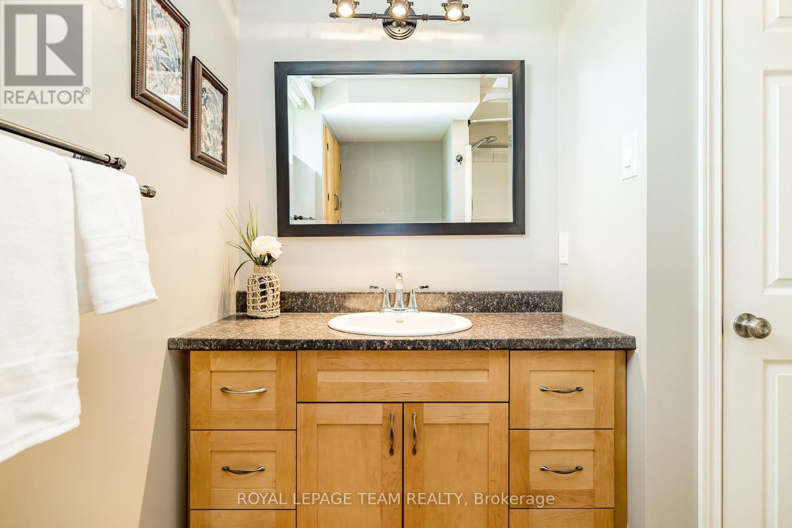 1234 Kinburn Side Road