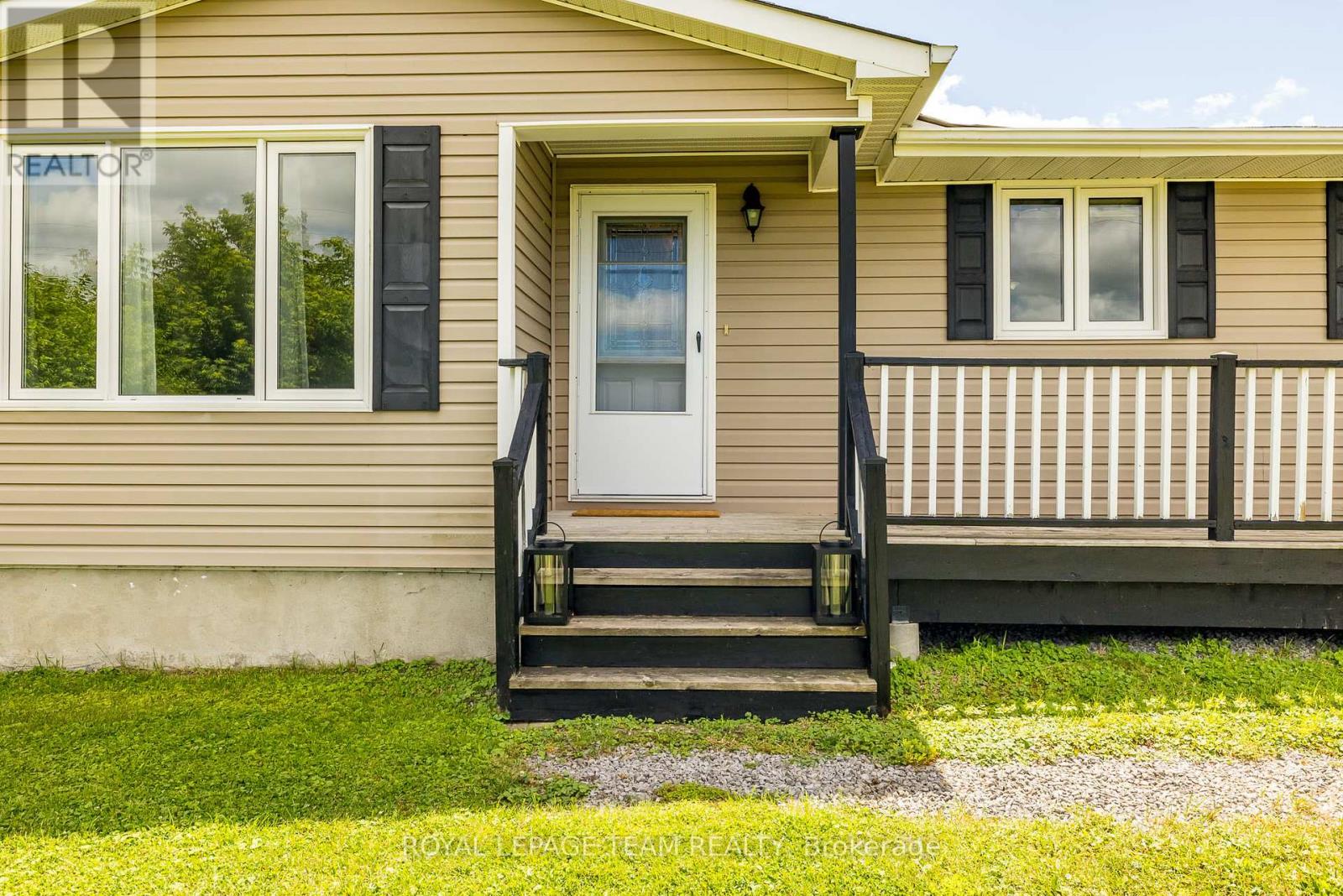 1234 Kinburn Side Road