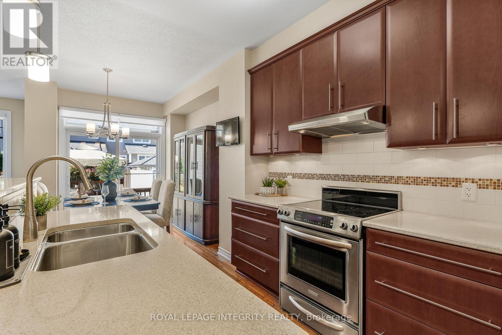532 Rochefort Circle