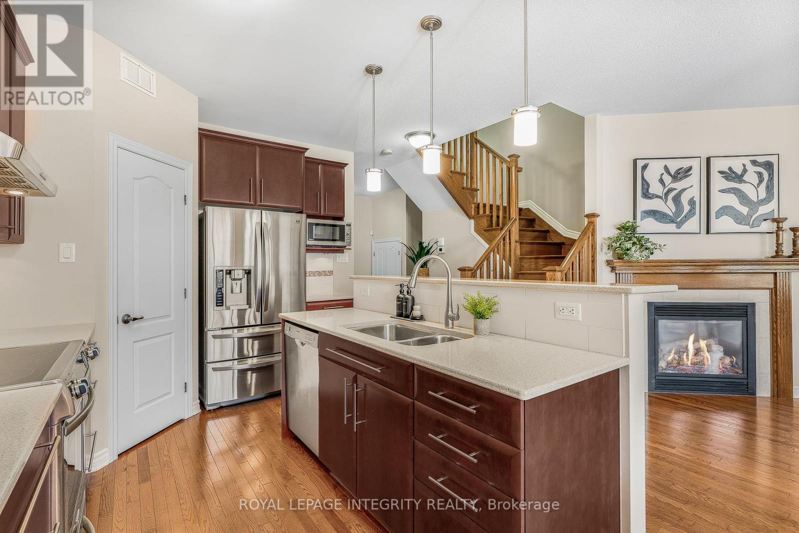 532 Rochefort Circle