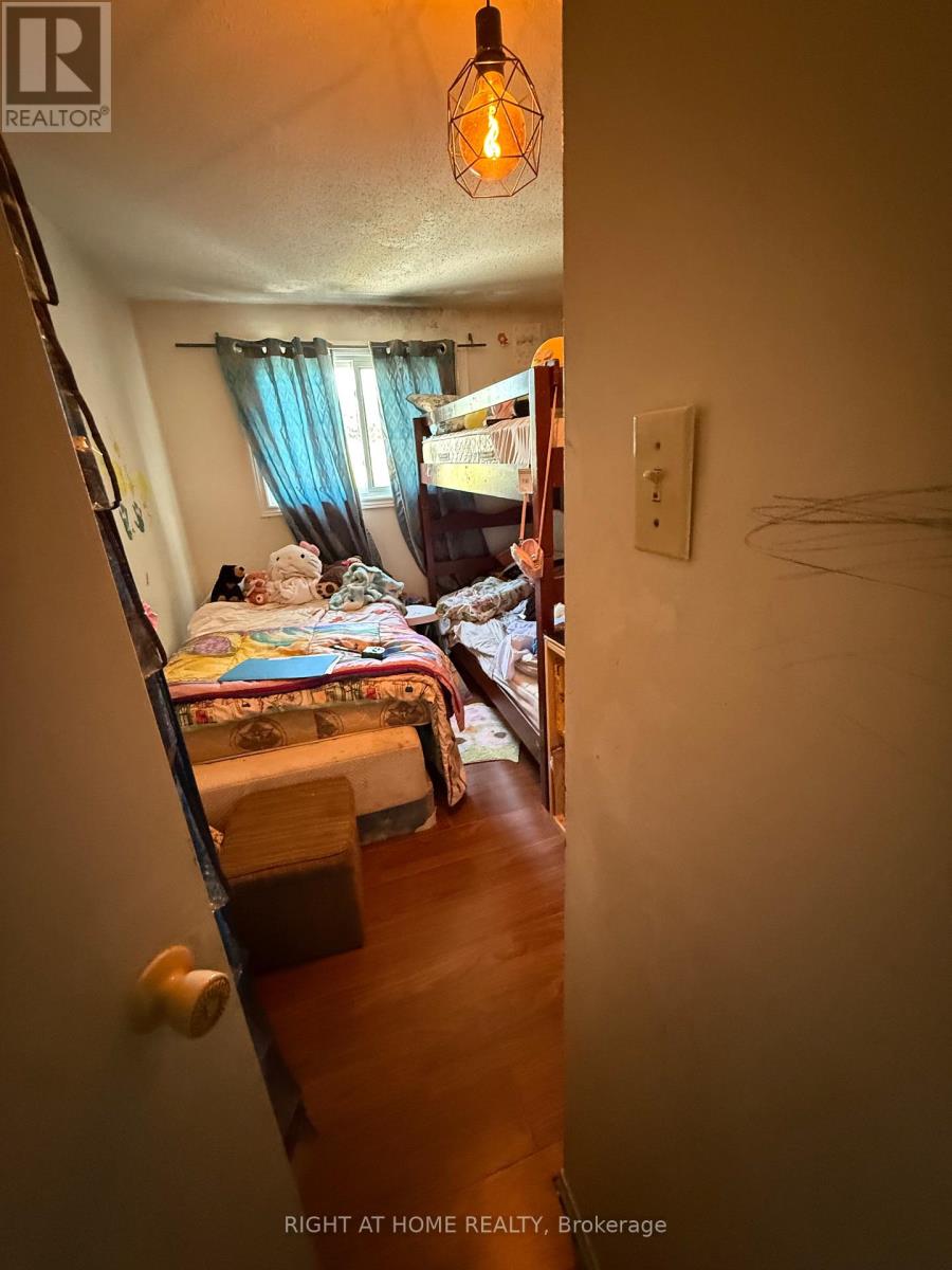 1013 Cloister Gardens