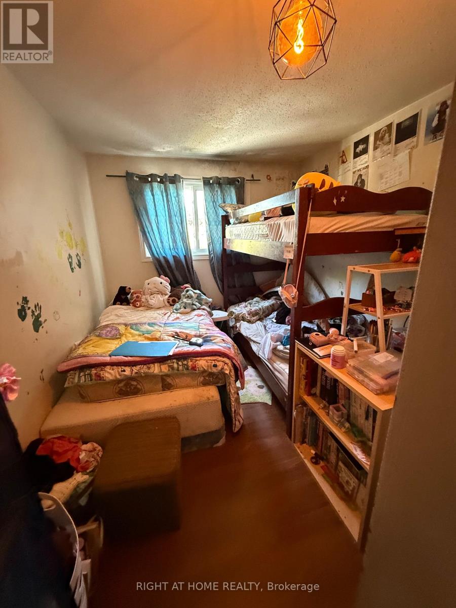 1013 Cloister Gardens