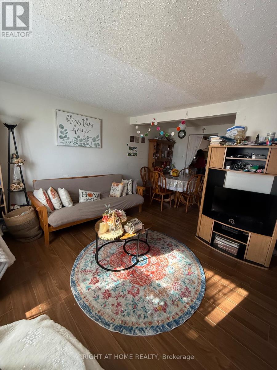 1013 Cloister Gardens