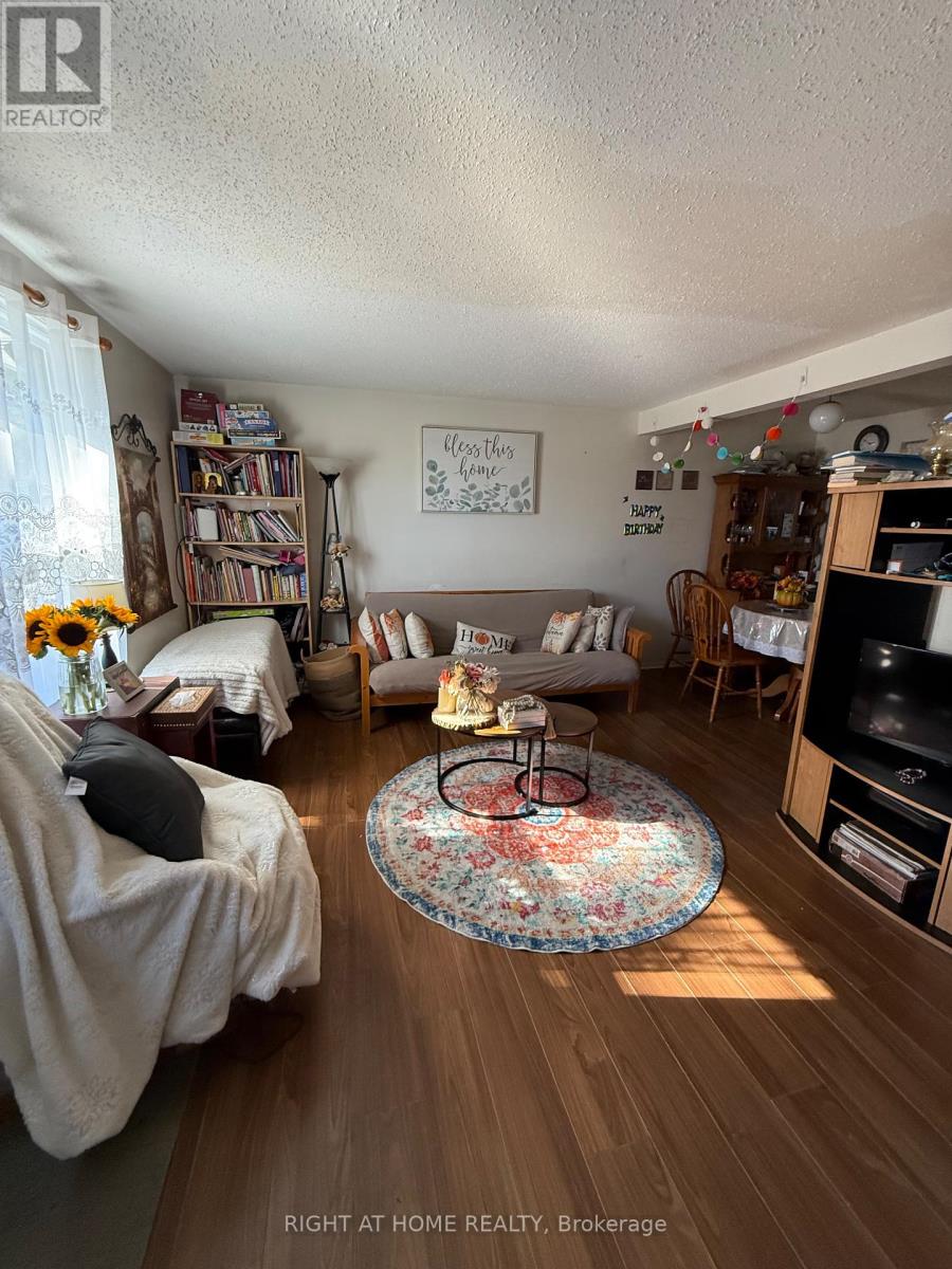 1013 Cloister Gardens