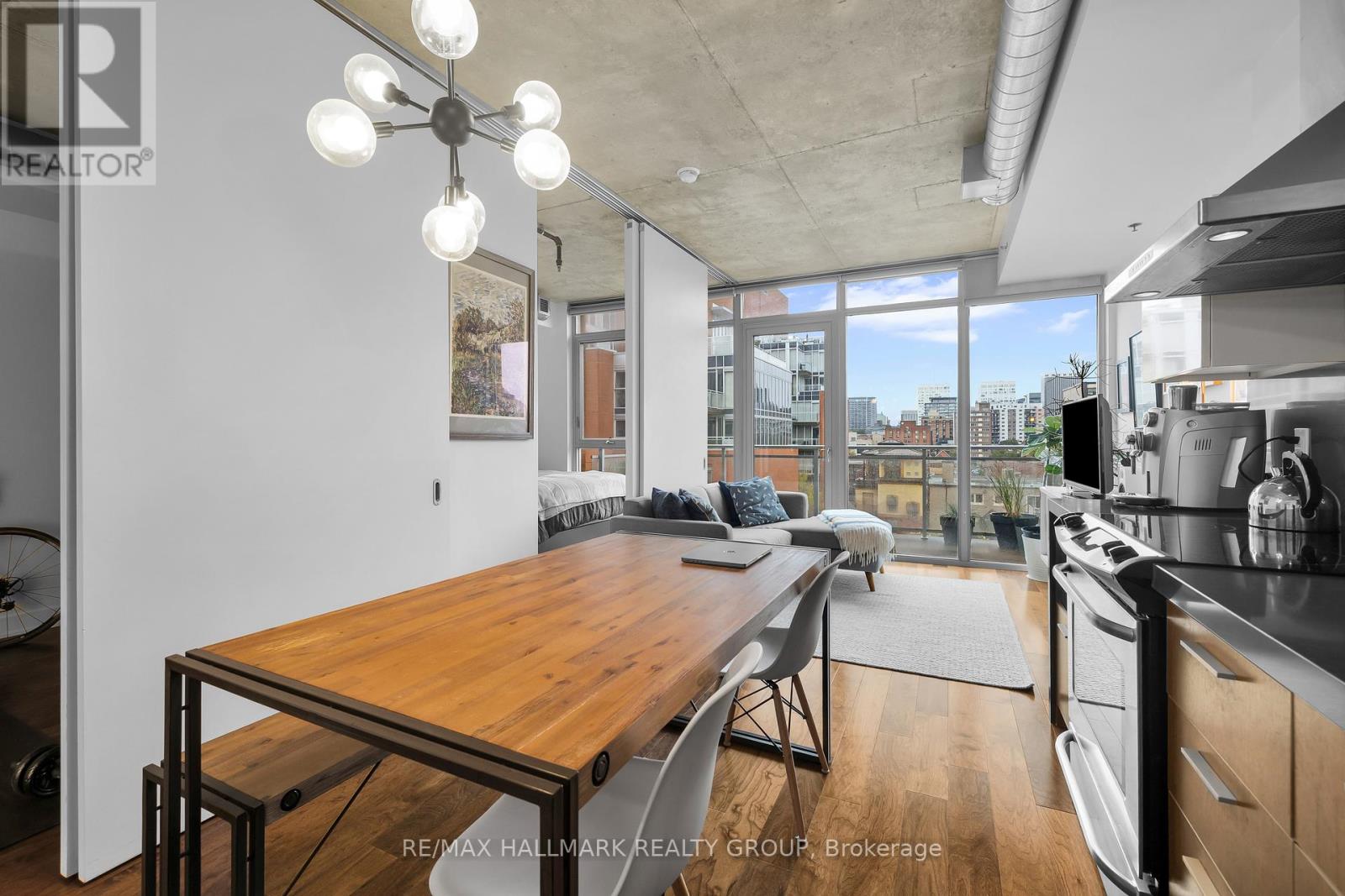 638 - 340 Mcleod Street