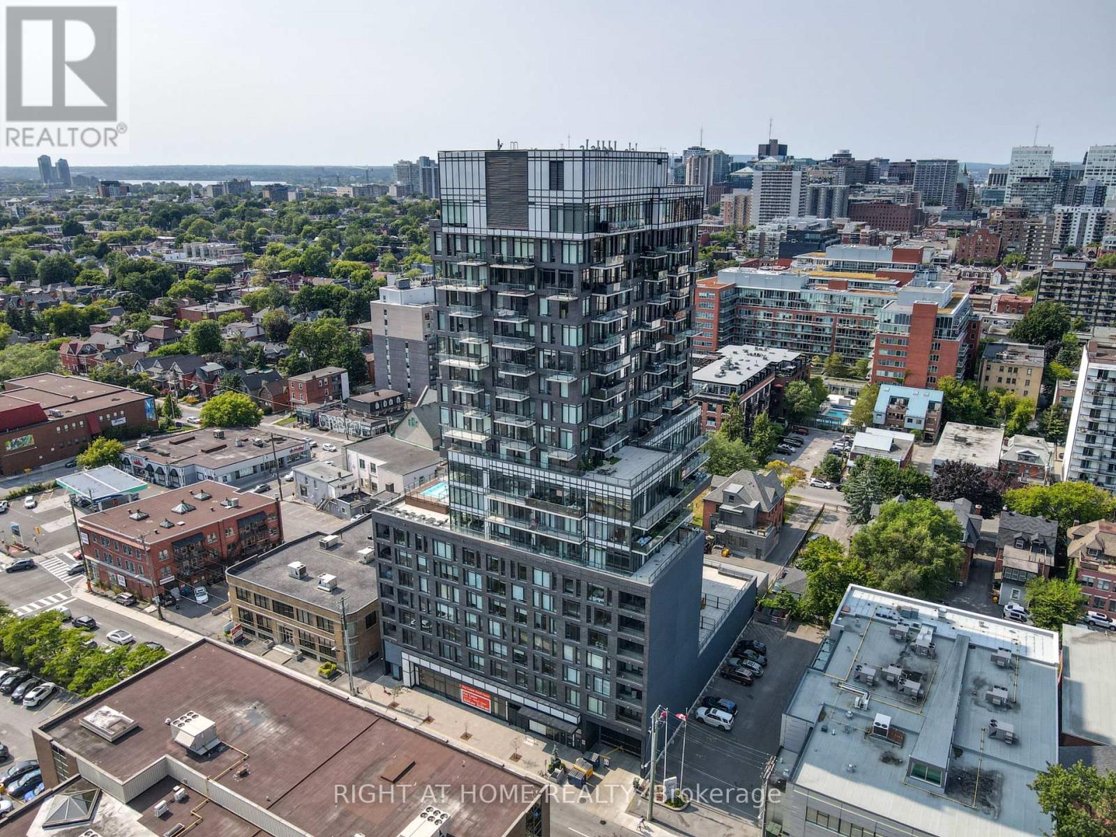 705 - 203 Catherine Street