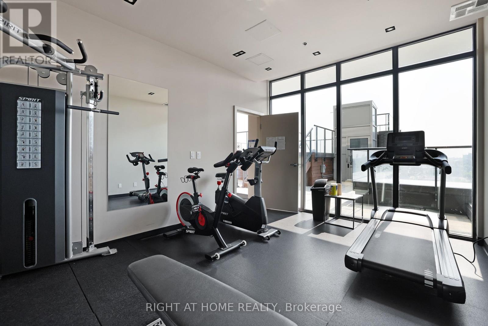 705 - 203 Catherine Street