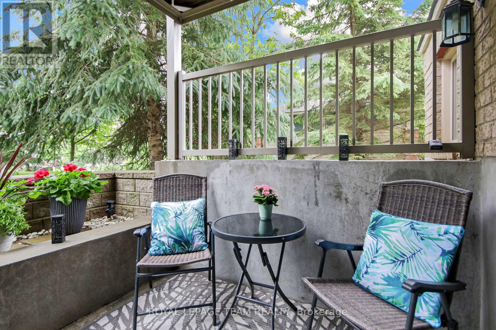 2 - 565 Stonefield Private