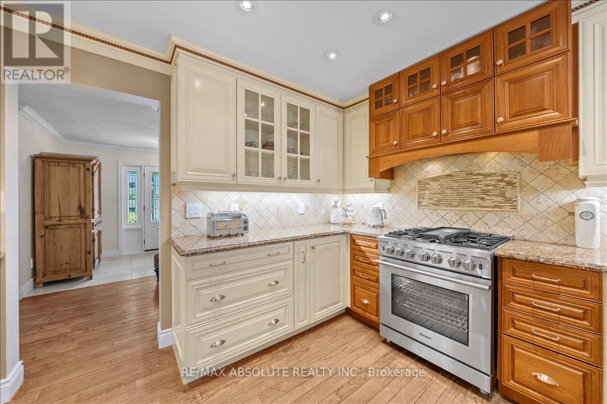 3 Buttonwood Trail