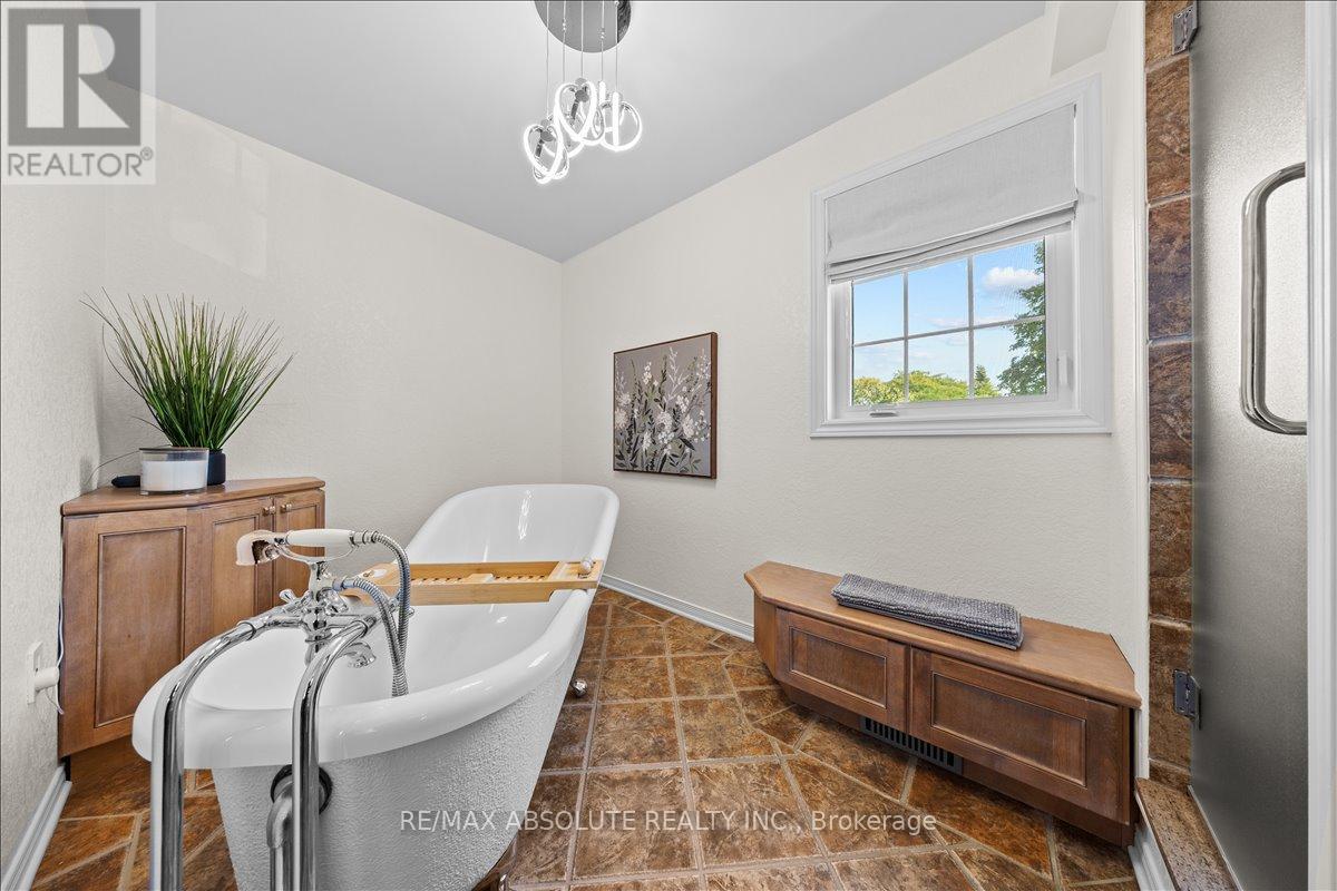 3 Buttonwood Trail