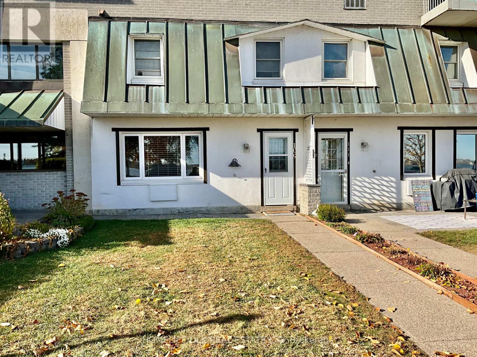 109 - 235 Water Street W