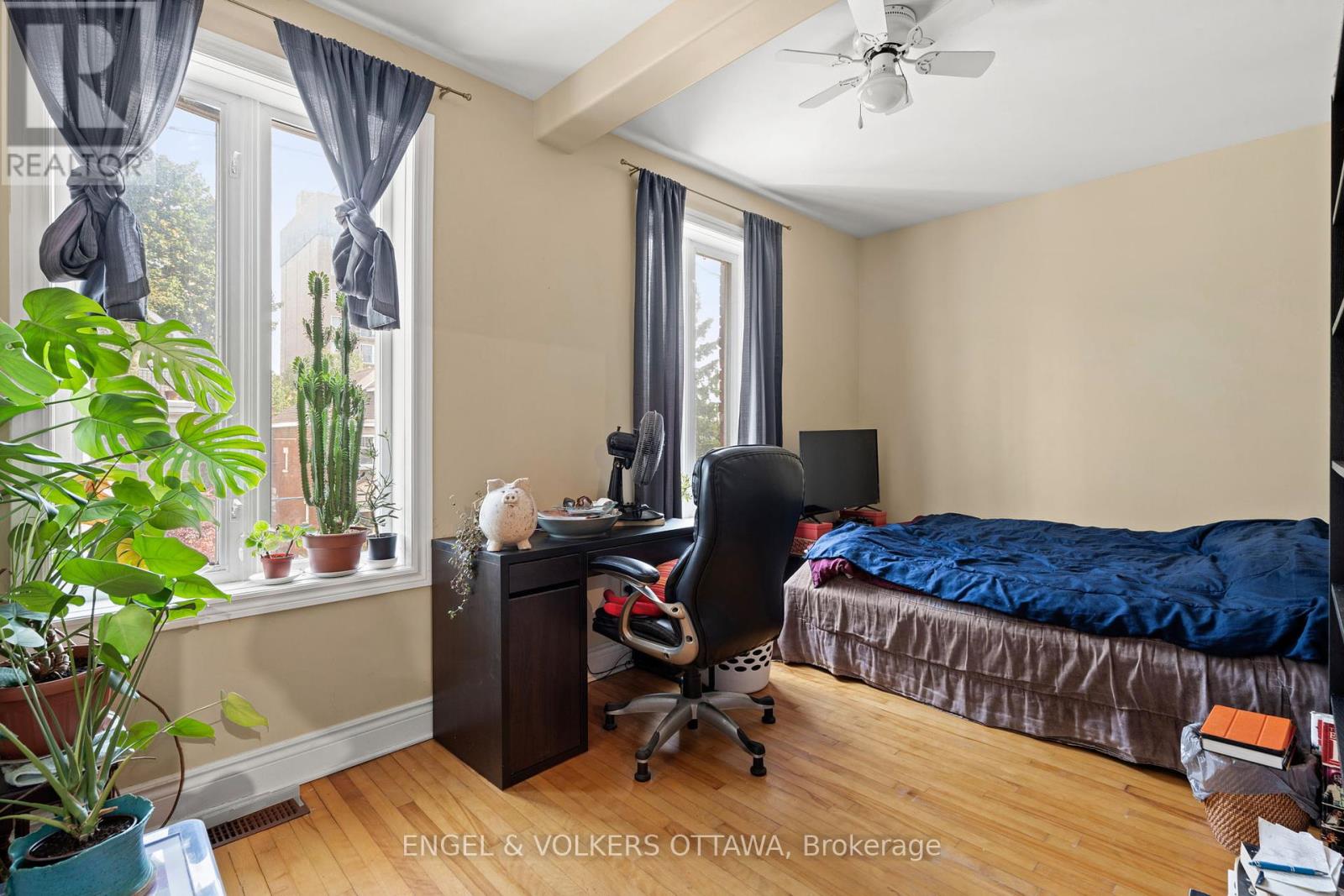 A & B - 116 Cambridge Street N