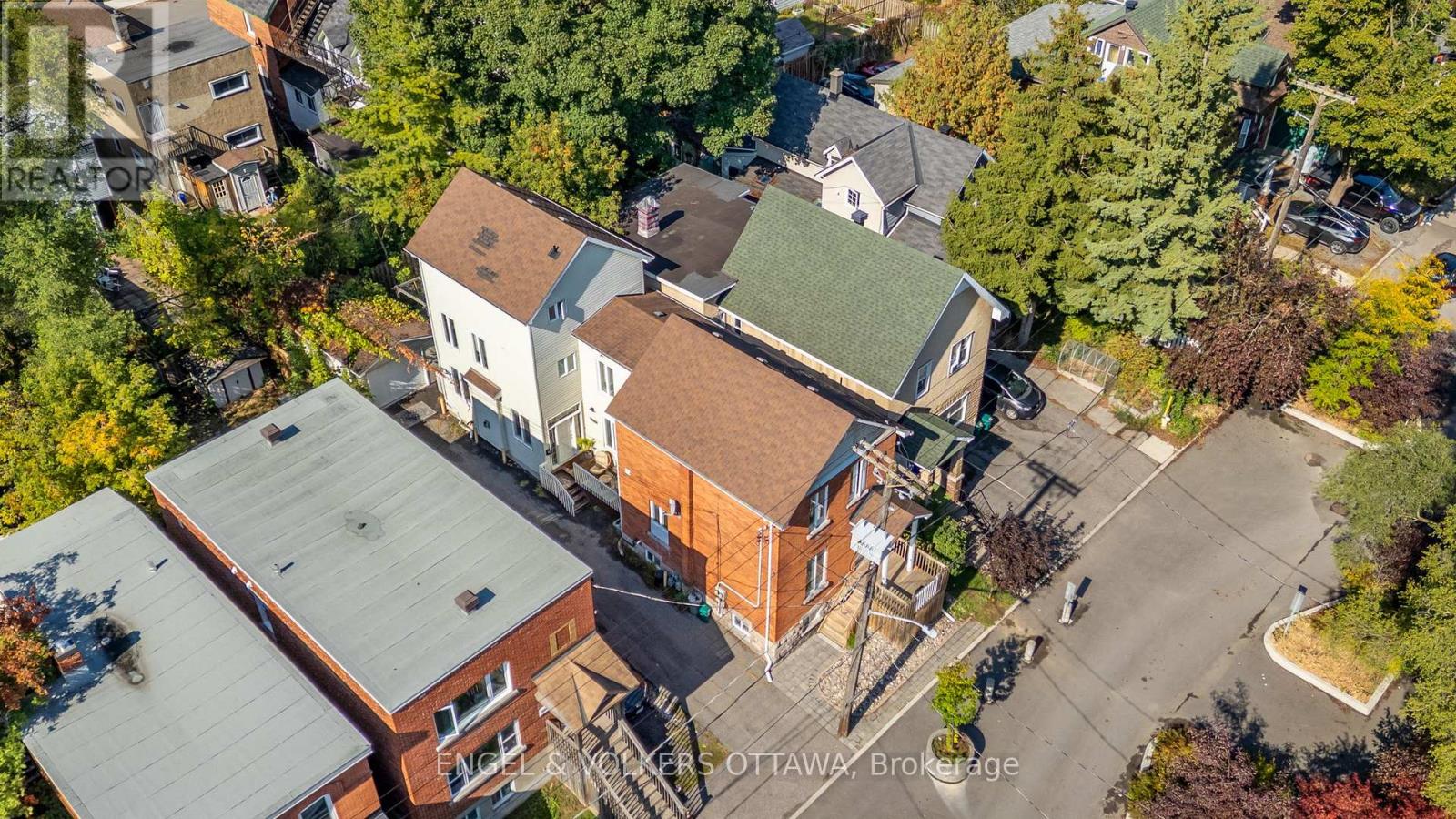 A & B - 116 Cambridge Street N