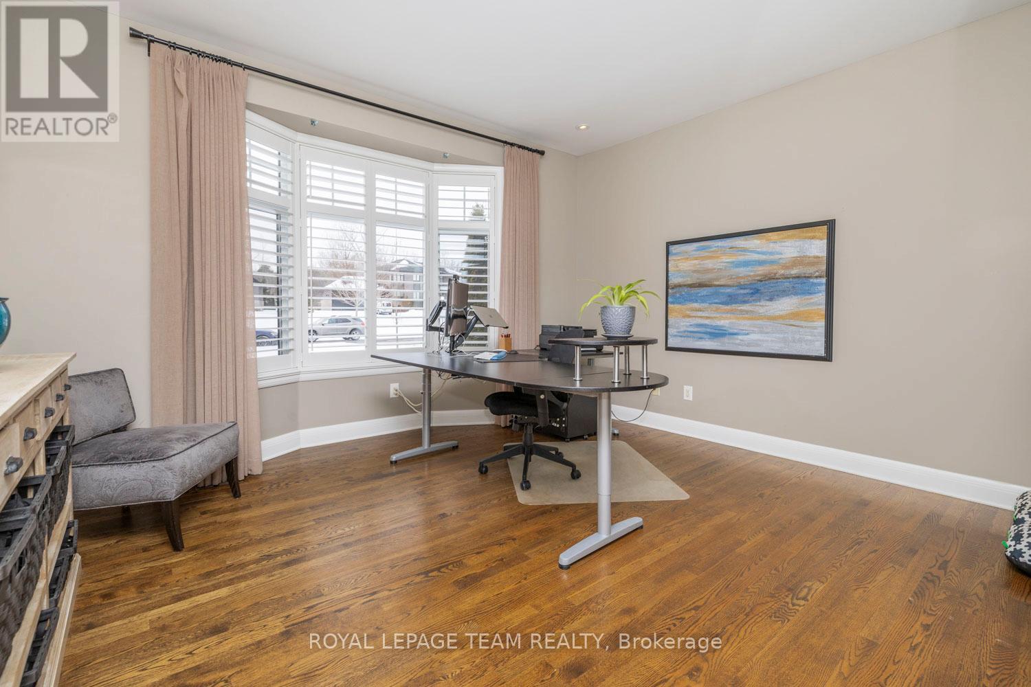 213 Cabrelle Place E