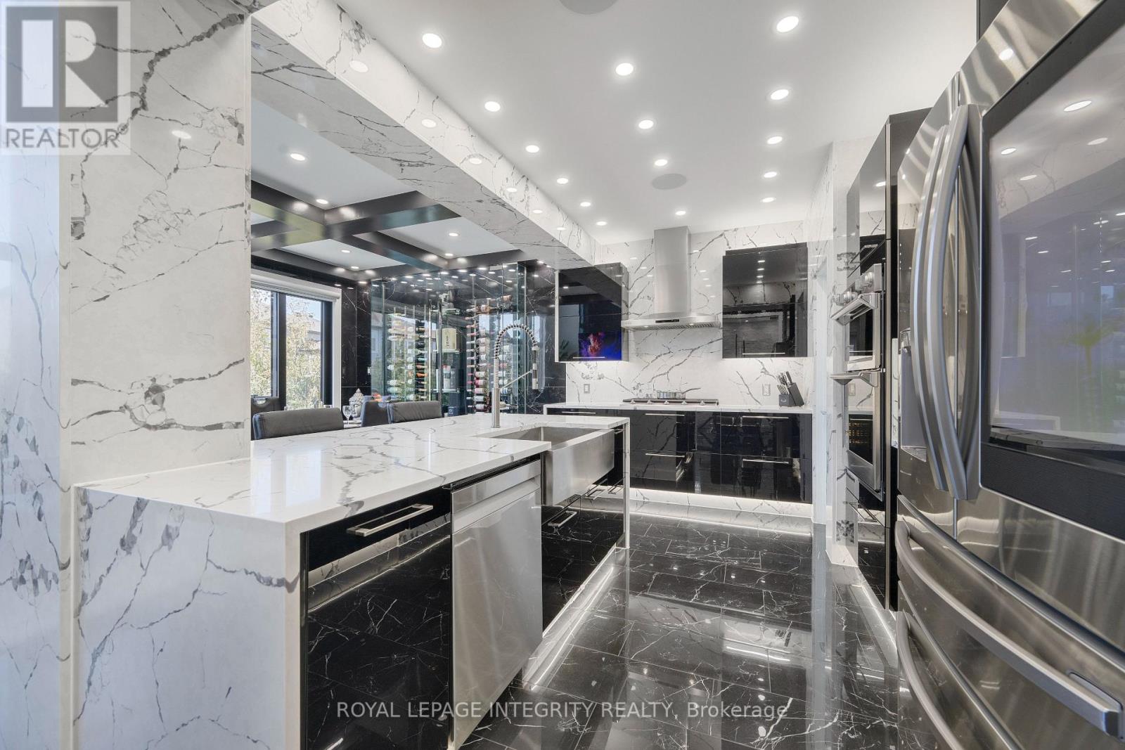 232 Condado Crescent