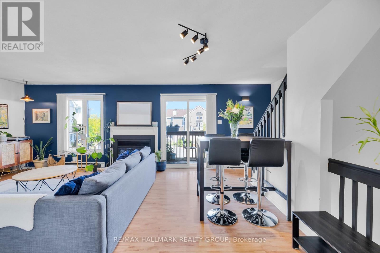 3 - 5 Timberview Way