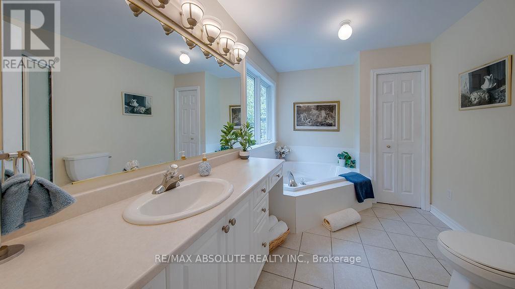 1601 Shauna Crescent