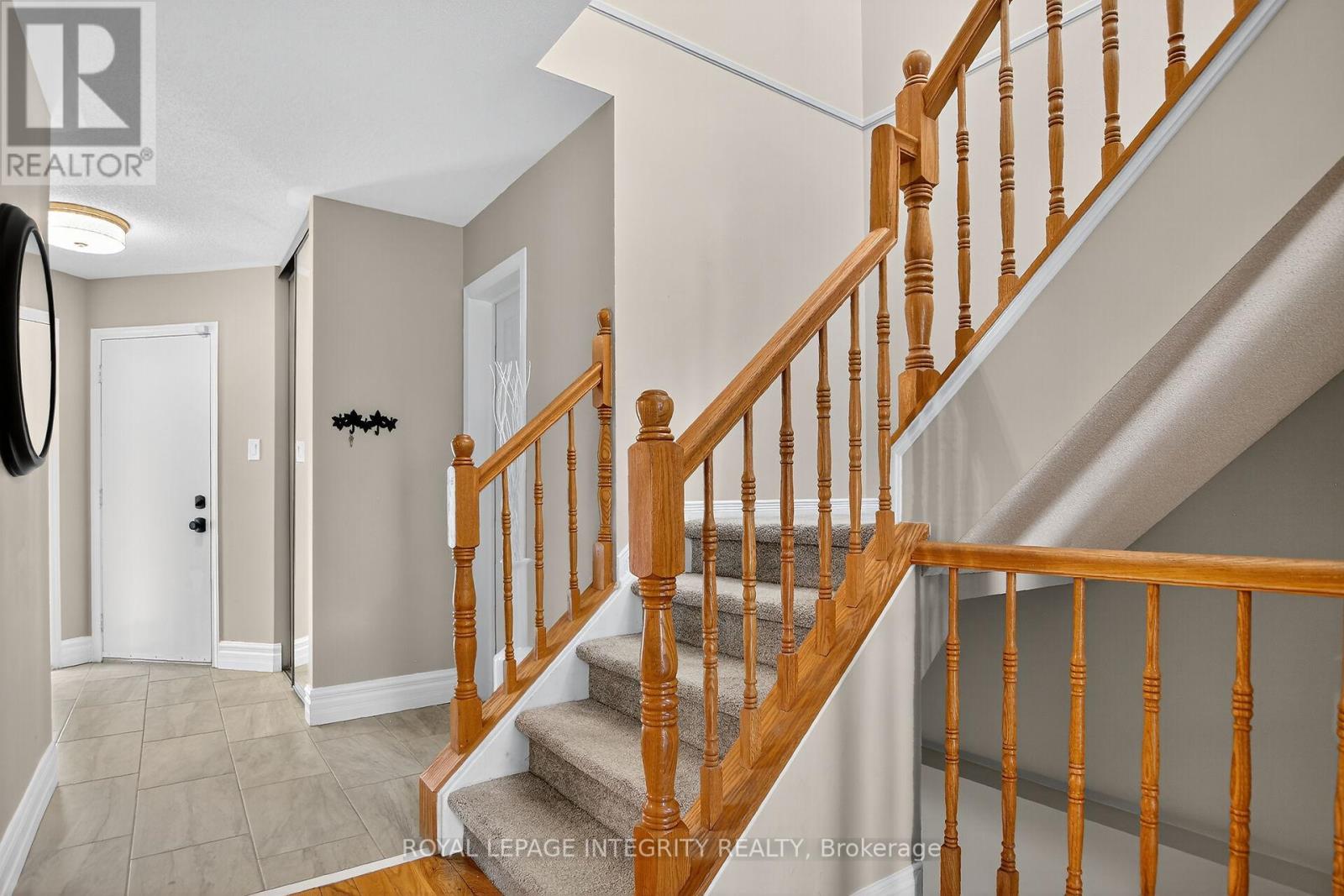 13 Roblyn Way